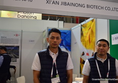 Fengyun Jiang en Yi Liu van Xi'an Jibainong Biotech